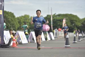 BIB: 0438
                            <button type="button" onclick="openModal(4943528)" class="btn btn-primary btn-sm float-right btn-popup" data-toggle="modal" data-target=".modal-high-quality">
                        <i class="fas fa-shopping-cart"></i> Add to Cart
                    </button>
                                            <button type="button" onclick="isThisMe(4943528, true)" class="btn btn-success btn-sm float-right btn-popup btn-isme hidden" data-toggle="tooltip" data-placement="bottom" title="นี่คือรูปของคุณใช่ไหม คลิกที่นี่เพื่อเอาเข้าอัลบั้ม">
                        <i class="fas fa-plus"></i> Add to album
                    </button>
                    <button type="button" onclick="isThisMe(4943528, false)" class="btn btn-warning btn-sm float-right btn-popup btn-isnotme hidden">
                        <i class="fas fa-ban"></i> Remove from album
                    </button>